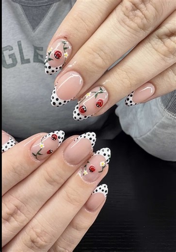 Little miss shakes 😂💕