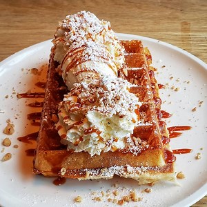 13 Best Vancouver Dessert Spots & What To Order (2024)