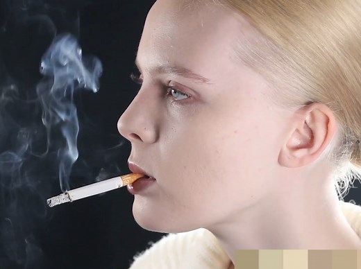 高清近距离感受^_^#Smoking girls#抽烟美女