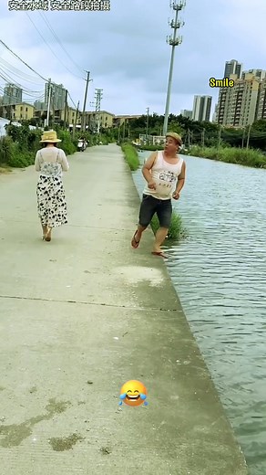 594K views · 599 reactions | That awkward moment when you realize you’re still on mute...  | 李飞-LiFei | Facebook