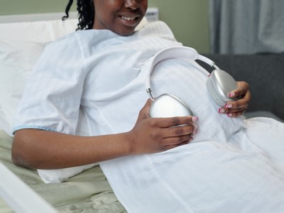 Pregnant mamas dance in their hospital ward