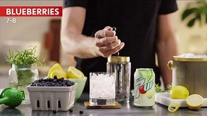 Diet 7UP TV Spot, 'Blueberry Smash'