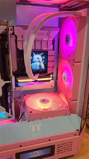 35 reactions | Spin me right ‘round! Standard or reversed blades meet your needs for both airflow directions, and these pink beauties light up your build with adorable style.  ㆩ♡ㆪ Standard Blade: https://reurl.cc/Kdygme ㆩ♡ㆪ Reversed Blade: https://reurl.cc/04VN76 #Thermaltake #CTEXFans #Pink #magnetic #ReverseBlade #pcgaming #custompc #RGB #ARGB #CherryBlossom #sakura #pinkgaming #pink | Thermaltake Technology Inc | Facebook