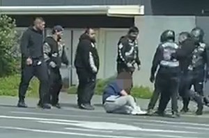 People attacked on street by gang members