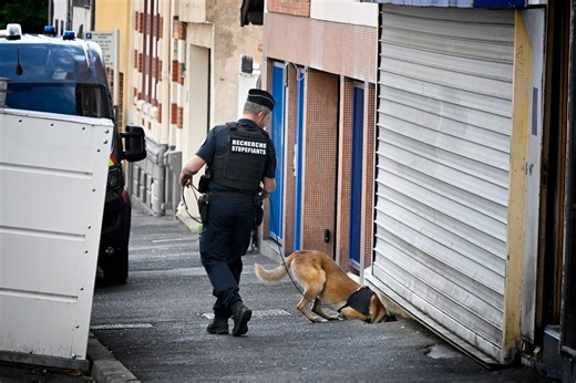 Quand les "choufs" crient et les "charbonneurs" vendent : décryptage du langage des dealers