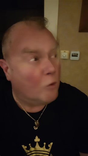 Video's van Ed 🎙🎧 Royalfm (@edtepet) met original sound - geekbot_