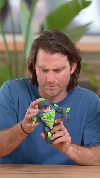 That went well, created a shark, even had some watermelon!!! 🤣 Beast Lab Officially Lenny approved ✅ … Check out Beast Lab Shark Creator from Moose Toys! Available at all major retailers! :) Moose Toys | Jimmy Rees