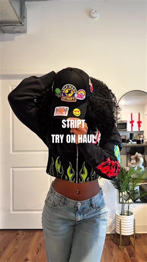 Naomi ✨ (@nai_mai)’s video of Clothing Haul Try On