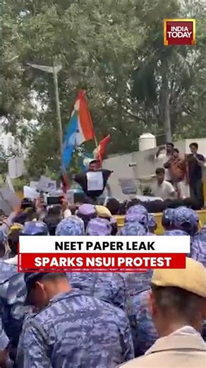 NEET Paper Leak Sparks NSUI Protest in Delhi #neet #protest #delhi #nsui #nsuiprotest #rajasthan