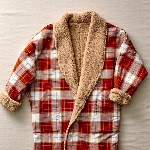 JOANN Fabric and Craft Stores on Instagram: "The perfect jacket for sitting by the fire with a warm cup of cider! Who else can see it? ​ ​ Simplicity 8218"
