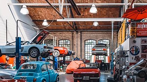 Watch Unboxing and Installation about Apuson Corn Led Light Bulbs on Amazon Live