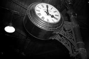 Get Grammar Notes and Learn About the Verb Essere ("To Be") in Italian