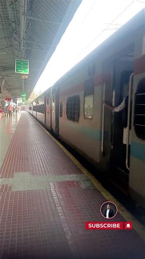 1 Train 🚂 COMING in at COIMBATORE Railway Station! | #DeveshPrabhuVlogs #Shorts