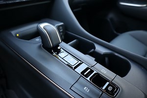5 Things You Shouldn't Do in a Car With an Automatic Transmission