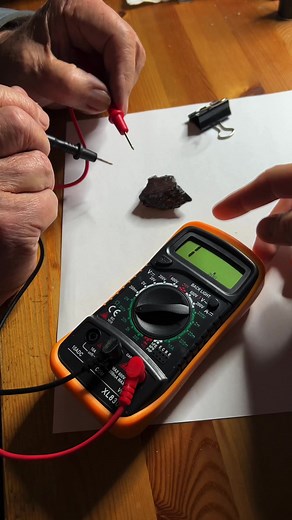 22K views · 698 reactions | Two simple methods to test Shungite quality. #shungite #emfprotection #crystals #reinhardstanjek #ascensiontools #emf #orgonite #meditation #orgone #shungitestone #orgoneenergy #reiki #eliteshungite #energy #energyhealing #handmade #sacredgeometry #art #orgonites #shungitependant #resinart #geometriasagrada #chakras #shungitejewelry #positiveenergy #shungitewater | Reinhard Stanjek - Ascension Tools | Facebook