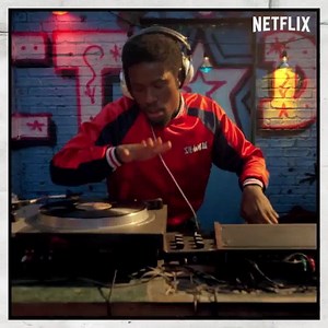 音楽が、世界への扉を開く。 1970年代のニューヨーク。貧しくも活気溢れる時代を生きた若者たちの姿とやがて世界へ広がるヒップホップの誕生を描く。Netflixオリジナルドラマ『ゲットダウン』独占配信中。 | Netflix