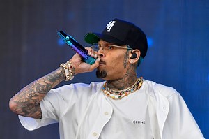 Chris Brown soll laut Doku Rihanna mit Tod gedroht haben – weitere Vorfälle folgten - Musikexpress