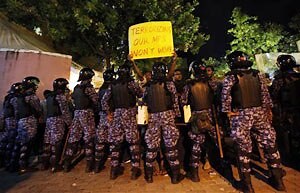 Pro-Nasheed protesters clash with police in Maldives