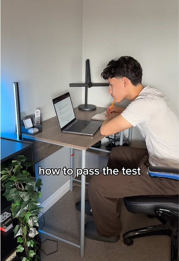 Complete Driver's Ed Online This Summer