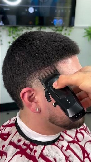 High Taper Fade Tutorial Using Clippers #fade #barber #taper