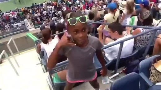 Young Coco Gauff enjoying herself at the 2004 US Open |Video