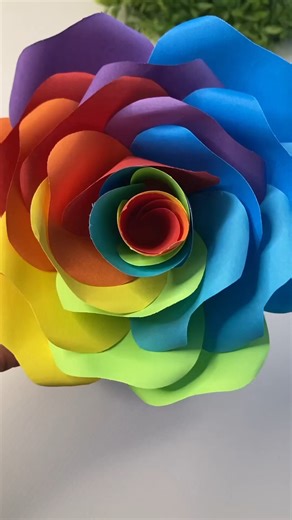 DIY Paper Flower Rose How To Make A Paper Rose #diy #paperflower #short #diyprojects #handmade #people | Violeta J. Hoang