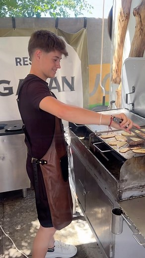 Viitorul suna bine 🥰😍🍾🦖🦖micul | Marius Galan