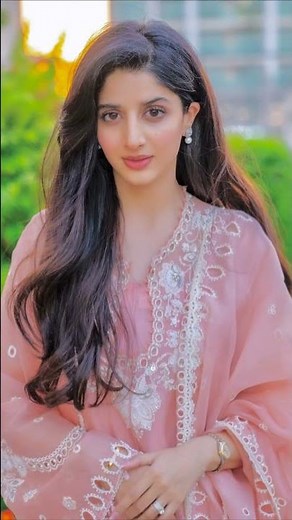 Mawra Hocane's Journey from Law Student to Pakistan's Drama Queen! 🌟