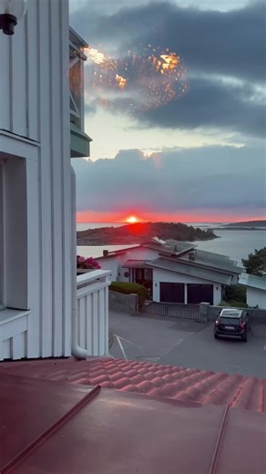 officially (@paulina_model)’s videos with original sound - officially