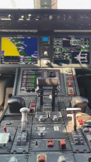 Feel the innovation at the Dubai Airshow! Explore Embraer aircraft up close: the multi-mission KC-390 Millennium, the most efficient single aisle in its segment, the E195-E2, and the E-Jets cargo version, the E-Freighter. | Embraer