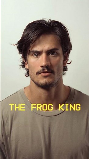 Here comes the frog king. #frog #funnysong #frogking