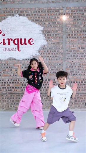 Follow us #dance #lecirque #day #nhay #minhx