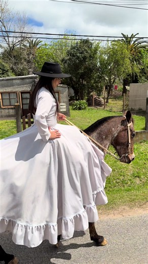 Celina Zeballos: Conoce a zeballos_celina y zeballosscelii