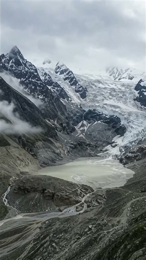 🏔️ What’s happening in the Himalayan glacier region? 🌊 #nepaldisaster #everestregion #everestview