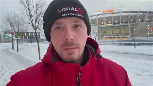 ❄️ SNOW UPDATE ❄️ Chris Arnold shows that snow tapered off in Downtown Cincinnati. Crews have been out working to clear the roads. Downtown residents have been out and about as well, some saying they were just tired of being stuck inside. Forecast: https://bit.ly/4pWGx28 | LOCAL 12, WKRC-TV