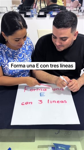 Cómo formar la letra E con tres líneas