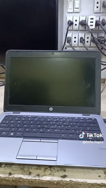 hp elitebook 820 G1 power &keyboard light blinking continuously laptop not turning on properly#issue hp laptop power and keyboard light blinking continuously no display issue #hp #elitebook #820 #g1