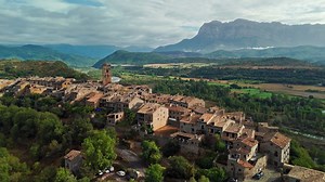 Aínsa, Huesca: Drone explores one of the most beautiful towns of the Pyrenees