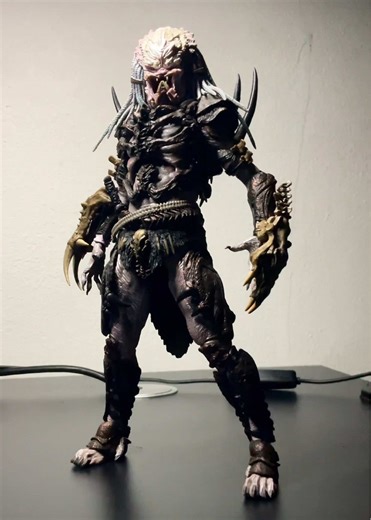 Neca Alpha Predator: 100th Figure Special Edition