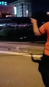 Sebuah kereta terbabas masuk ke dalam sungai area pasaraya bilion....jam 12.30 pagi ..disyaki mungkin mabuk. Seorang pemandu Cina meninggal ditempat kejadian.... Mangsa dan kenderaannya dijumpai setelah 30 minit terjunam. | Penduduk Sungai Petani Kedah