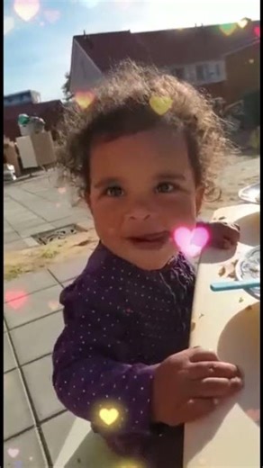 👶 IsaPlientje 💪 Avontuur met Isaplientje: spierballen laten zien! 😄