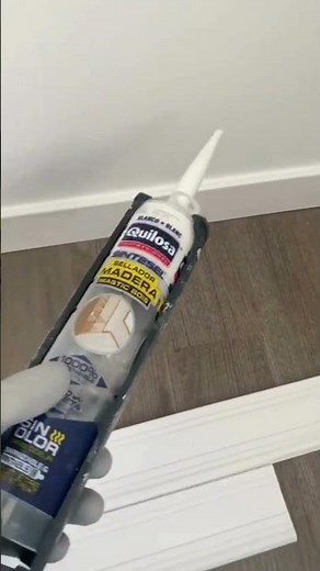 Cómo sellar un rodapié con Sintesel Madera