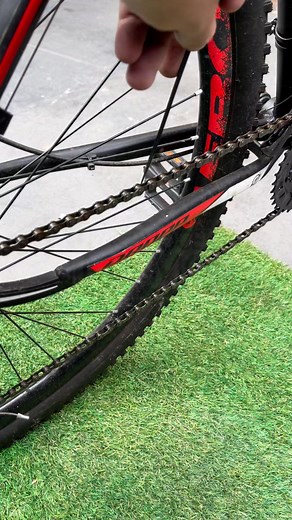 8.4K views · 4 comments | The trending technique to make your bike run perfectly Simple, efficient, and cyclist-approved. #USA #BikeHack #ProTip | DIY BUGS | Facebook