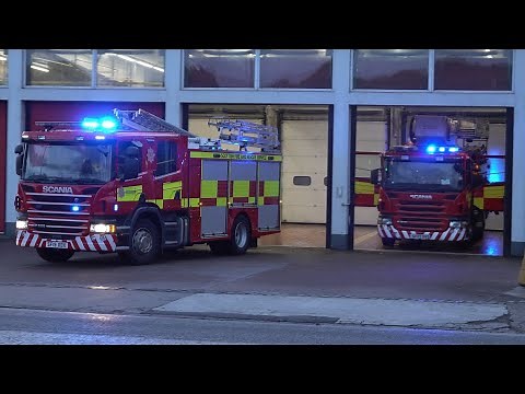 On-call firefighters rush from home to staff a fire engine 🚒