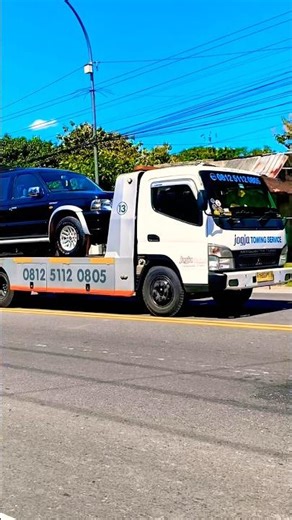 FUSO TOWING TRUCK CAR LOADING EXPENSIVE CARS SPEEDING FAST #shorts #trending #viral