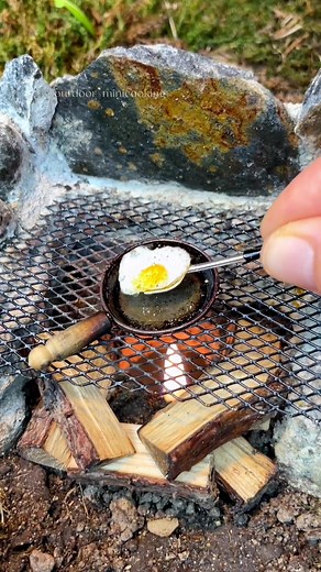 Outdoor Miniature Cooking: Sunny Side Up Egg Breakfast