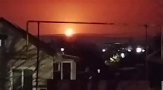 26K views · 1.2K reactions | Quân đội Ukraine vừa cho nổ tung đường ống dẫn dầu chính "Kuibyshev-Lysychansk" ở vùng Saratov, nơi vận chuyển 82 triệu tấn dầu mỗi năm và cung cấp nhiên liệu cho lực lượng nghĩa trang Nga. Hai trạm bơm khí đốt tự nhiên cũng bị phá hủy hoàn toàn ở Penza...tổng là 3 đường ống, tiếng gào khóc của bọn ngú...Điếc cả tai! ---------- | Linh Lê | Facebook