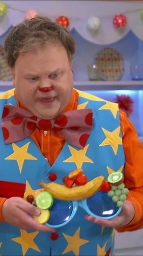 Grandad Tumble gets a BRAND NEW pair of glasses 🤓 | Mr Tumble and Friends #ytshorts #mrtumble