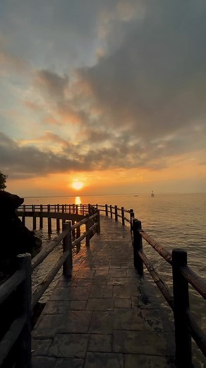 ขอให้ปลายทางสวยงามดั่งที่ฝัน#สะพานข้ามกาลเวลา #ฮิลใจ #ท้องฟ้า #fyp