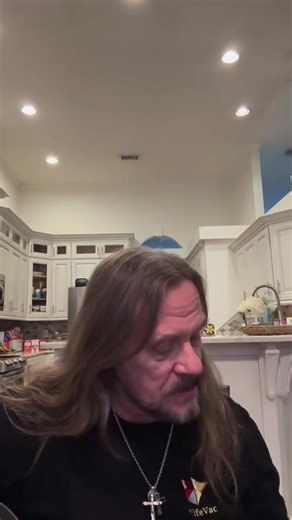 Happy Sunday! If you are seeing this today then you have been blessed to be given another week on this earth. Another week is a gift we don't take lightly. May we use it well and let our lives be a small source of good in the world every single day. Let us live with intention and care for others in need. I am only the messenger to ask for prayers today for others who may be walking through unseen battles or battles they have asked for help with. Please add those I mentioned to your list. Let's g